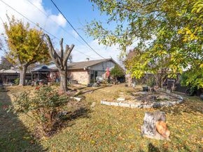 2706  Meadow Bluff Lane , Dallas Texas 75237