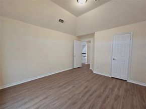 5207 W Cove Way , Grand Prairie Texas 75052