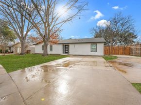 2000  Knollwood Lane , Carrollton Texas 75006