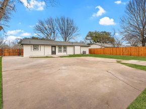 2000  Knollwood Lane , Carrollton Texas 75006