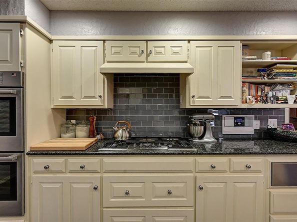 2300  Woodsong Trail , Arlington Texas 76016