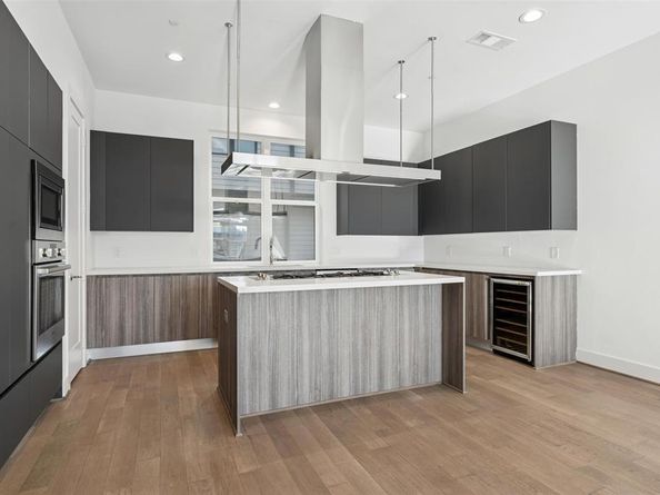 3040  Chimes Street , Dallas Texas 75219