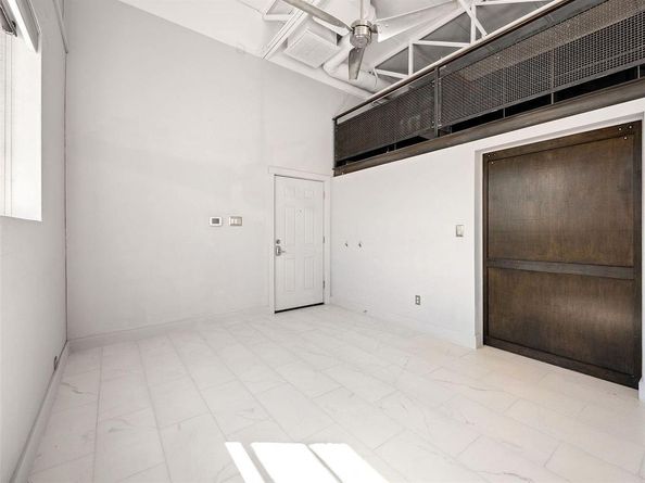 215 N Walton Street  2, Dallas Texas 75226