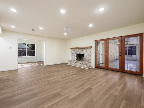 513  Colonial Drive , Garland Texas 75043