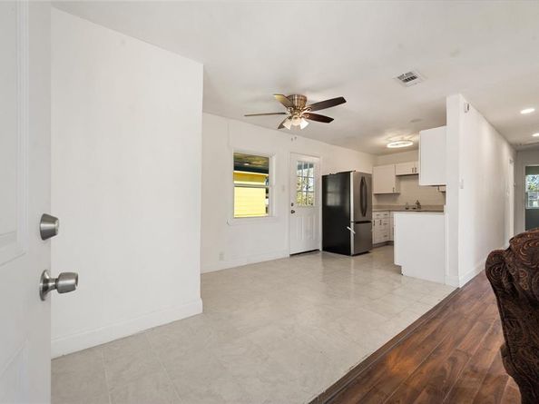 2313  Lucas Drive , Fort Worth Texas 76112