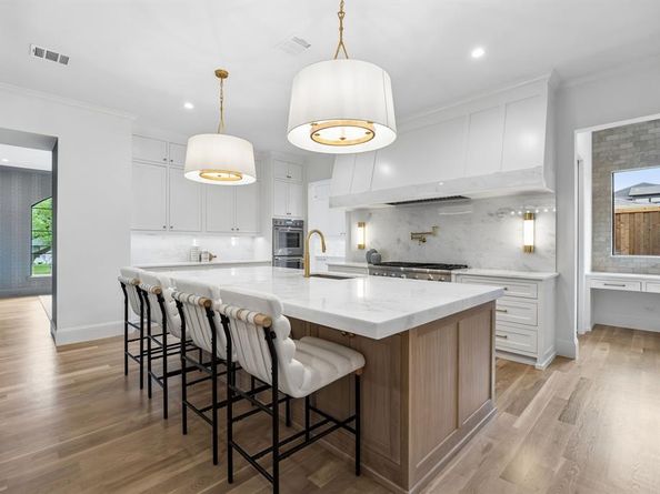 10128  Coppedge Lane , Dallas Texas 75229