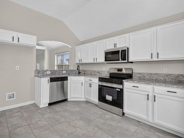 1113  Manhassett Court , Fort Worth Texas 76140