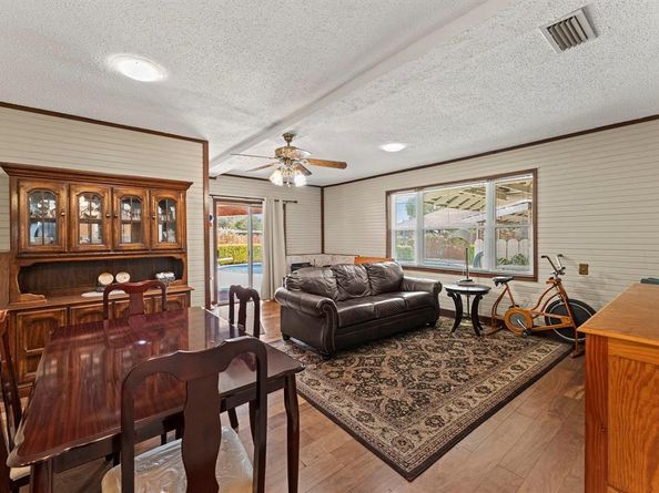 2906  cheyenne Street , Irving Texas 75062