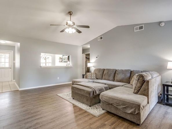 5921  Chisholm Trail , Haltom City Texas 76148