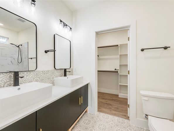 3830  Colonial  , Dallas Texas 75215