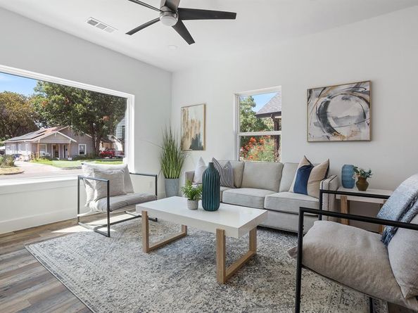 920 S Montreal Avenue , Dallas Texas 75208