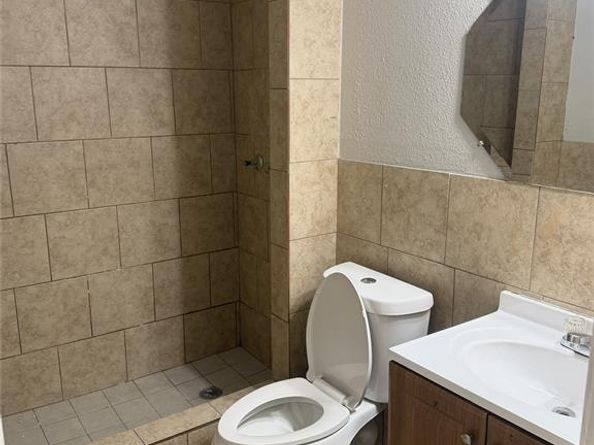 1021  Quebec Drive , Garland Texas 75040