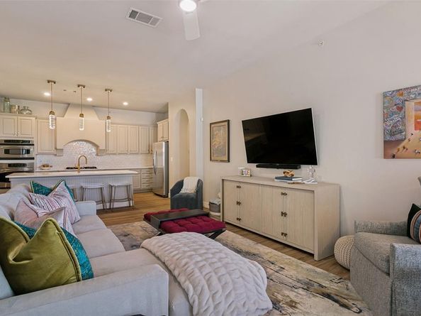 610  Via Ravello   406, Irving Texas 75039