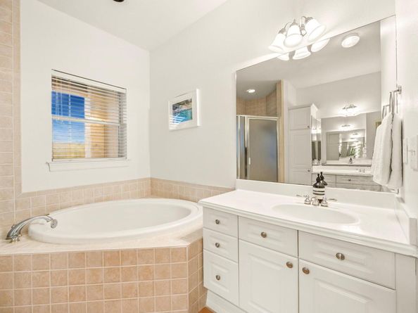 1701 Spyglass DR 11, Austin TX 78746