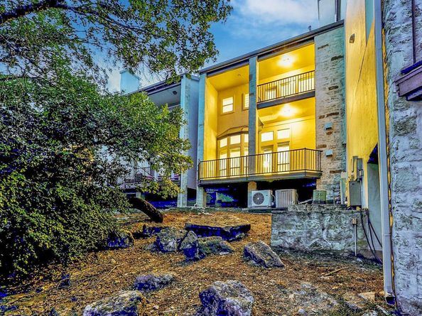 1701 Spyglass DR 11, Austin TX 78746