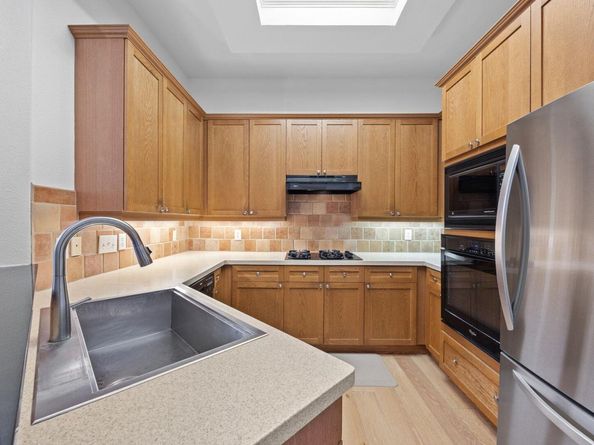 1701 Spyglass DR 11, Austin TX 78746