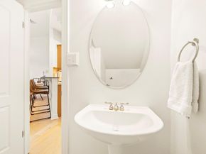 1701 Spyglass DR 11, Austin TX 78746