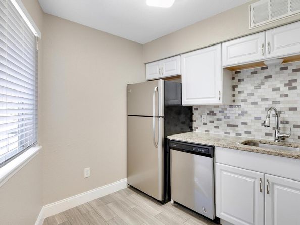 1840 Burton Dr 167, Austin TX 78741