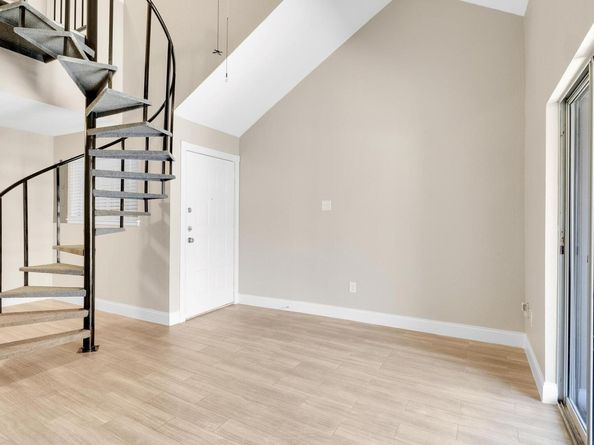 1840 Burton Dr 167, Austin TX 78741
