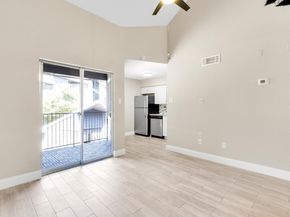 1840 Burton Dr 167, Austin TX 78741