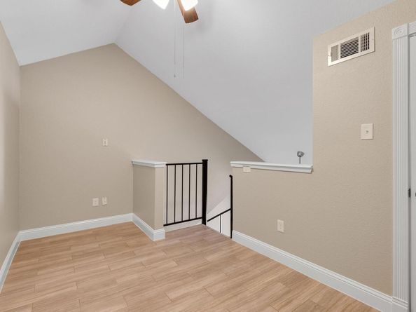 1840 Burton Dr 167, Austin TX 78741
