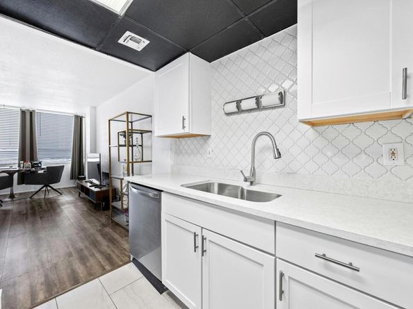 1800 Lavaca ST A201, Austin TX 78701