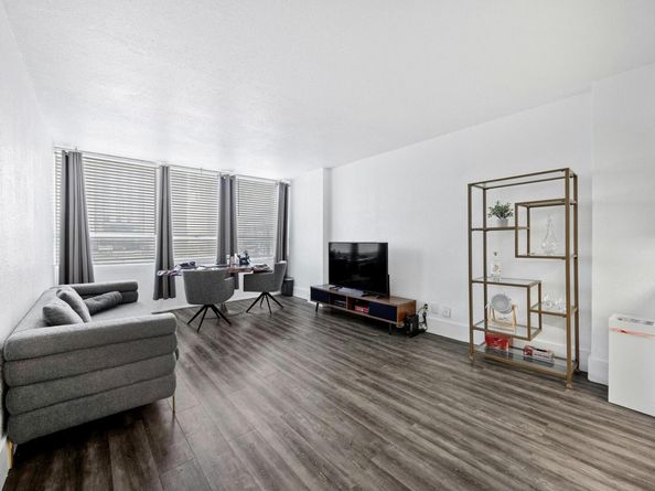 1800 Lavaca ST A201, Austin TX 78701