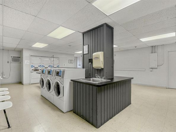1800 Lavaca ST A201, Austin TX 78701