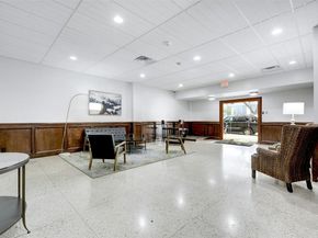 1800 Lavaca ST A201, Austin TX 78701