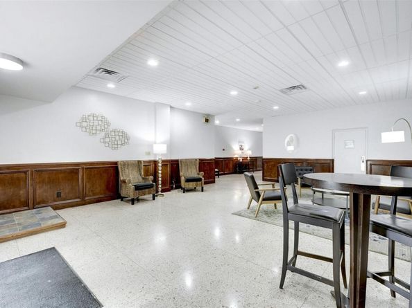 1800 Lavaca ST A201, Austin TX 78701