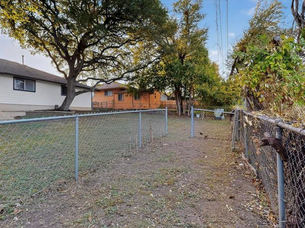 912 Speer LN, Austin TX 78745