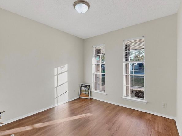 912 Speer LN, Austin TX 78745