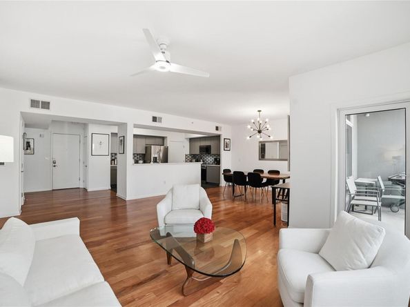 54 Rainey ST 1018, Austin TX 78701