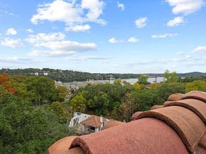 1937 Rue De St Tropez ST 5, Austin TX 78746