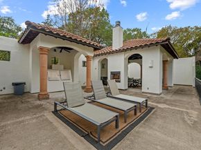 1937 Rue De St Tropez ST 5, Austin TX 78746