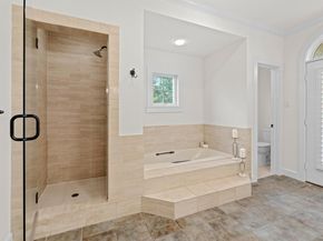 1937 Rue De St Tropez ST 5, Austin TX 78746