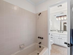 1937 Rue De St Tropez ST 5, Austin TX 78746