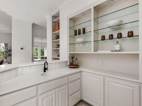 2305 Barton Creek BLVD 25, Austin TX 78735