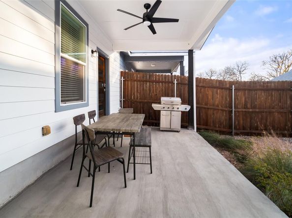 1206 Deloney ST B, Austin TX 78721