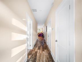 1206 Deloney ST B, Austin TX 78721