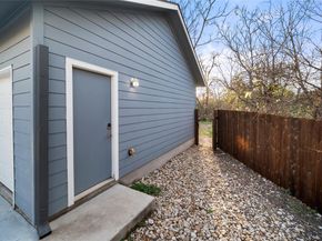 1206 Deloney ST B, Austin TX 78721