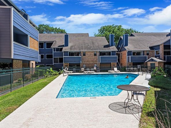 2500 Burleson RD 401, Austin TX 78741