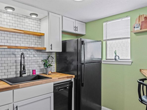 2500 Burleson RD 401, Austin TX 78741