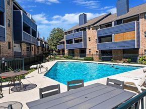 2500 Burleson RD 401, Austin TX 78741