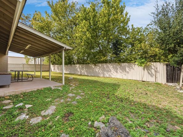 8900 Briardale DR, Austin TX 78758