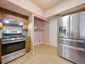 8900 Briardale DR, Austin TX 78758