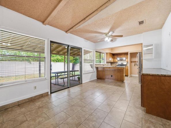 8900 Briardale DR, Austin TX 78758