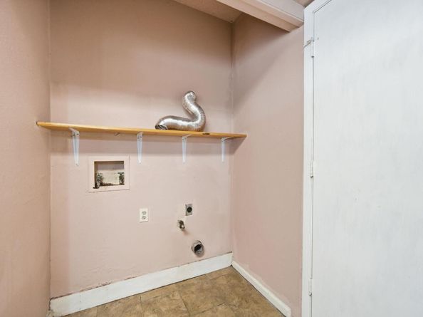 8900 Briardale DR, Austin TX 78758