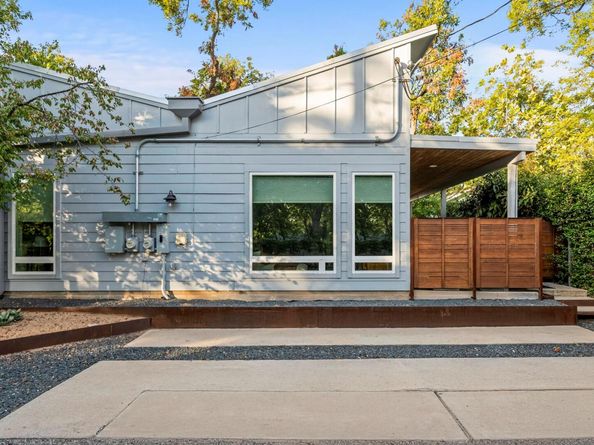 2211 Canterbury ST B, Austin TX 78702
