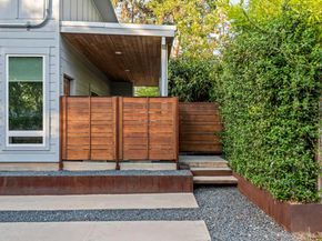 2211 Canterbury ST B, Austin TX 78702